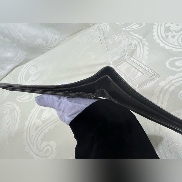 Louis Vuitton Tiaga  ‘Personalized” wallet in good used condition - Picture 5 of 5